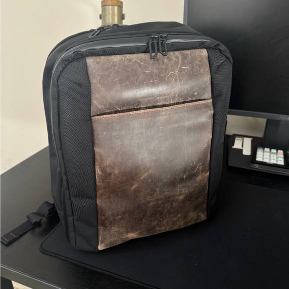 WaterField Tech Folio Backpack - Picture 1 of 4